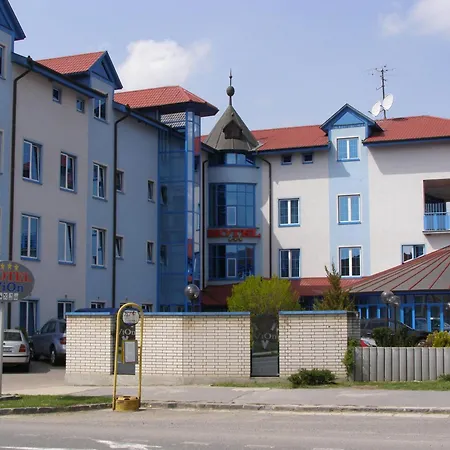 Vion Hotel