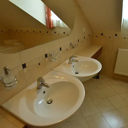 Vion 3* Zlaté Moravce